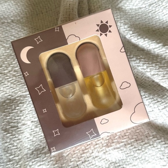 BEST SELLING Day & Night Adorable Lip Pill Lip Plumper Kit - Picture 2 of 8